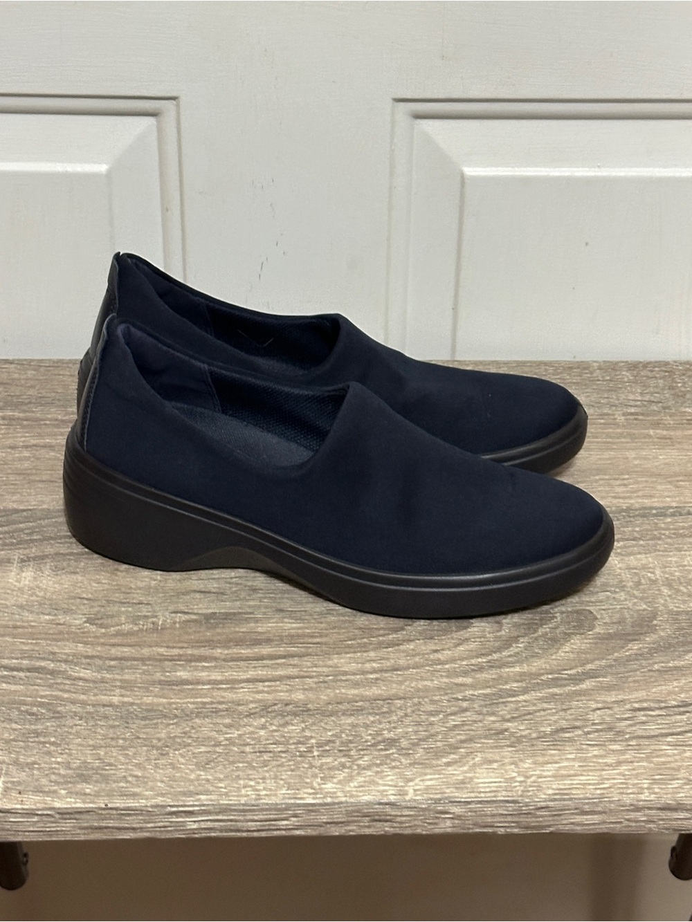 ECCO Navy Blue Soft 7 Wedge Slip on Comfort Sneakers Size 7-7.5 (38). EUC